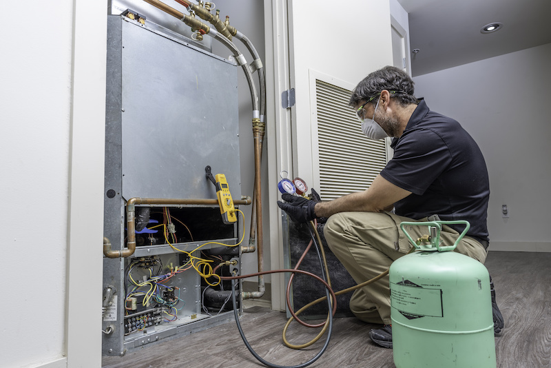 https://handy-loaf.flywheelsites.com/wp-content/uploads/2021/11/Heating-repair.jpeg