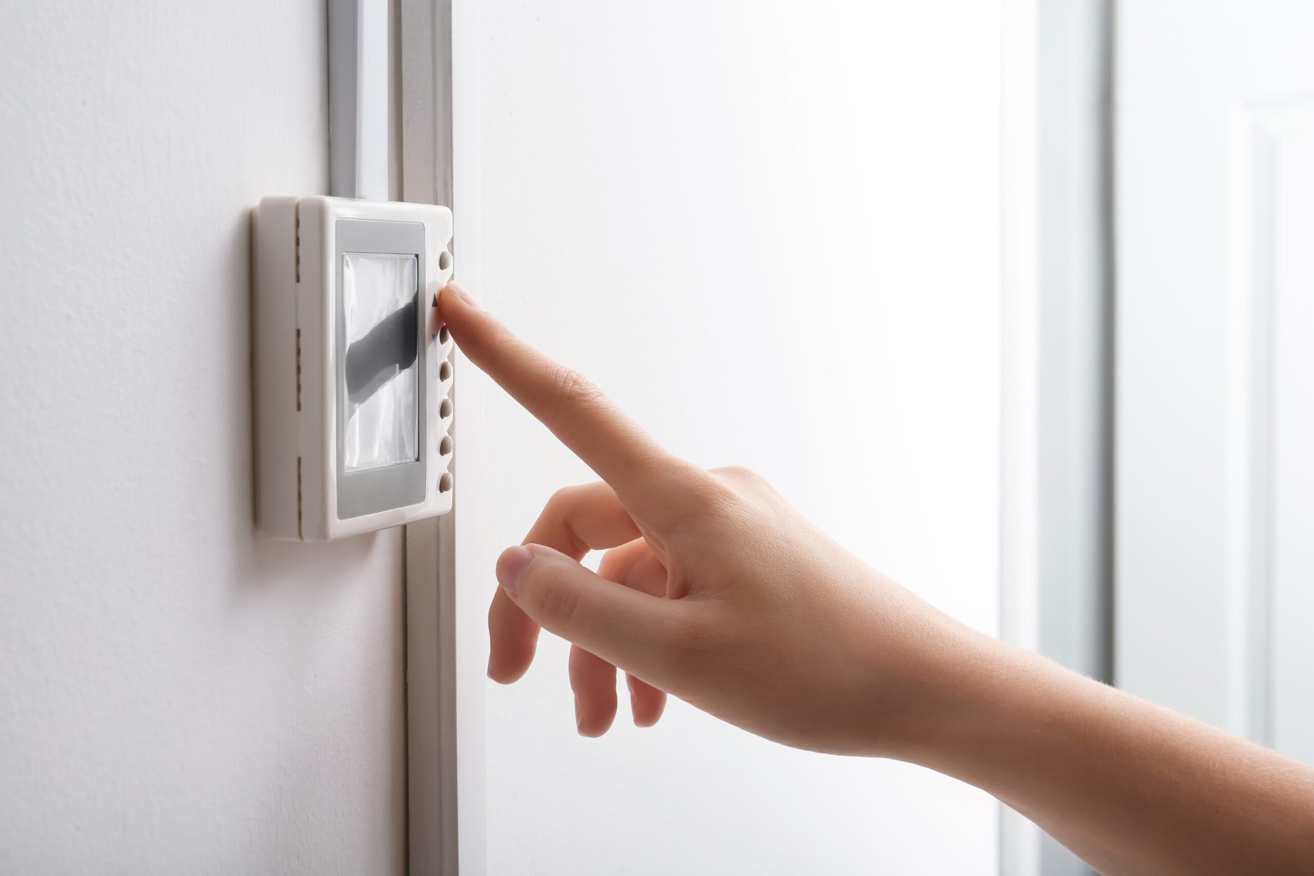 https://handy-loaf.flywheelsites.com/wp-content/uploads/2022/08/Thermostat-scaled.jpeg