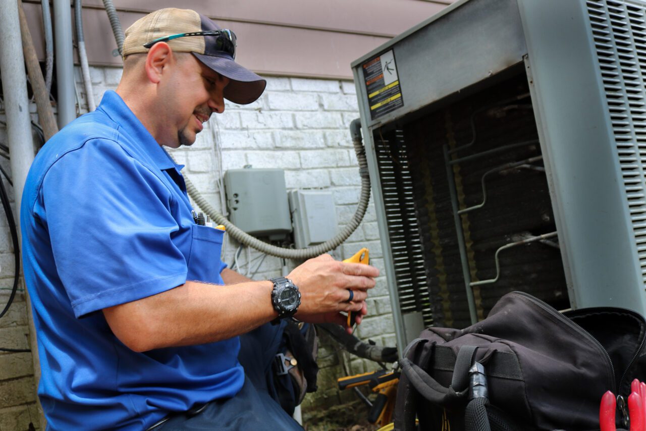 https://handy-loaf.flywheelsites.com/wp-content/uploads/2023/03/HVAC_Repair-Andersen-Heating-Cooling-web-1280x854.jpg